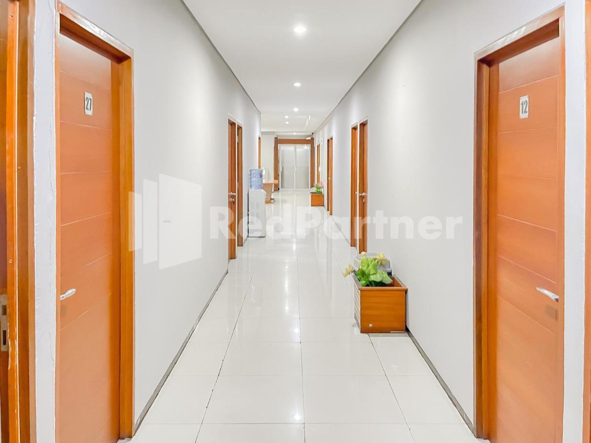 Sang Surya Guesthouse Syariah Near Rs Hasan Sadikin Mitra Reddoorz Bandung Exterior photo