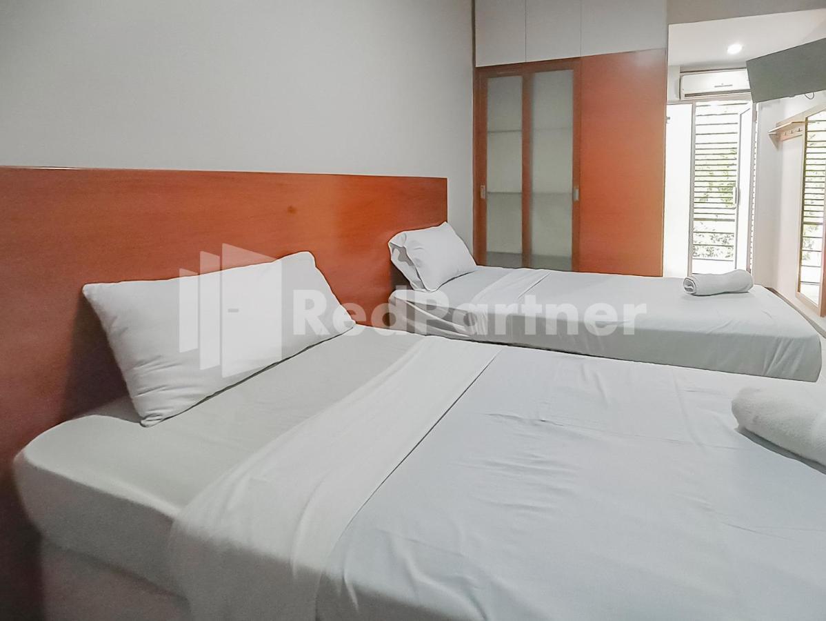 Sang Surya Guesthouse Syariah Near Rs Hasan Sadikin Mitra Reddoorz Bandung Exterior photo