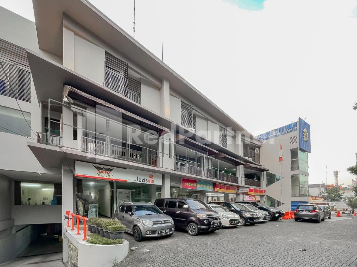Sang Surya Guesthouse Syariah Near Rs Hasan Sadikin Mitra Reddoorz Bandung Exterior photo