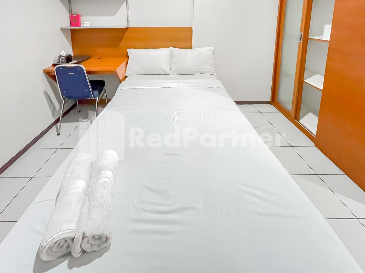Sang Surya Guesthouse Syariah Near Rs Hasan Sadikin Mitra Reddoorz Bandung Exterior photo